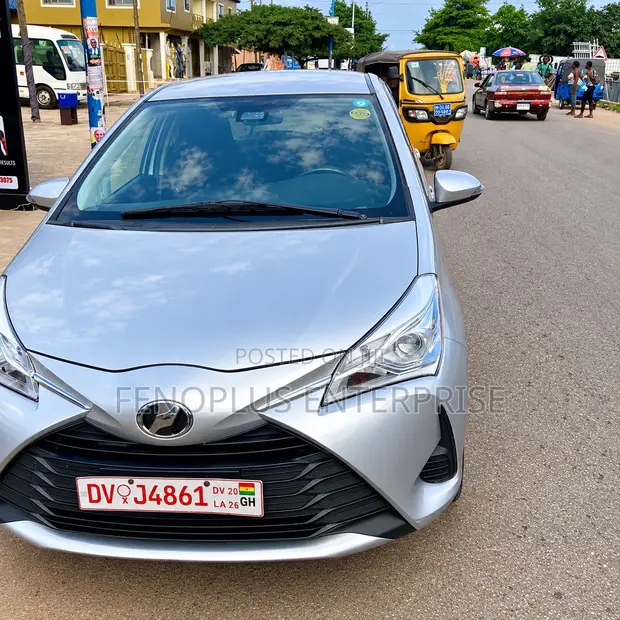 Toyota Vitz 2017 White - 1