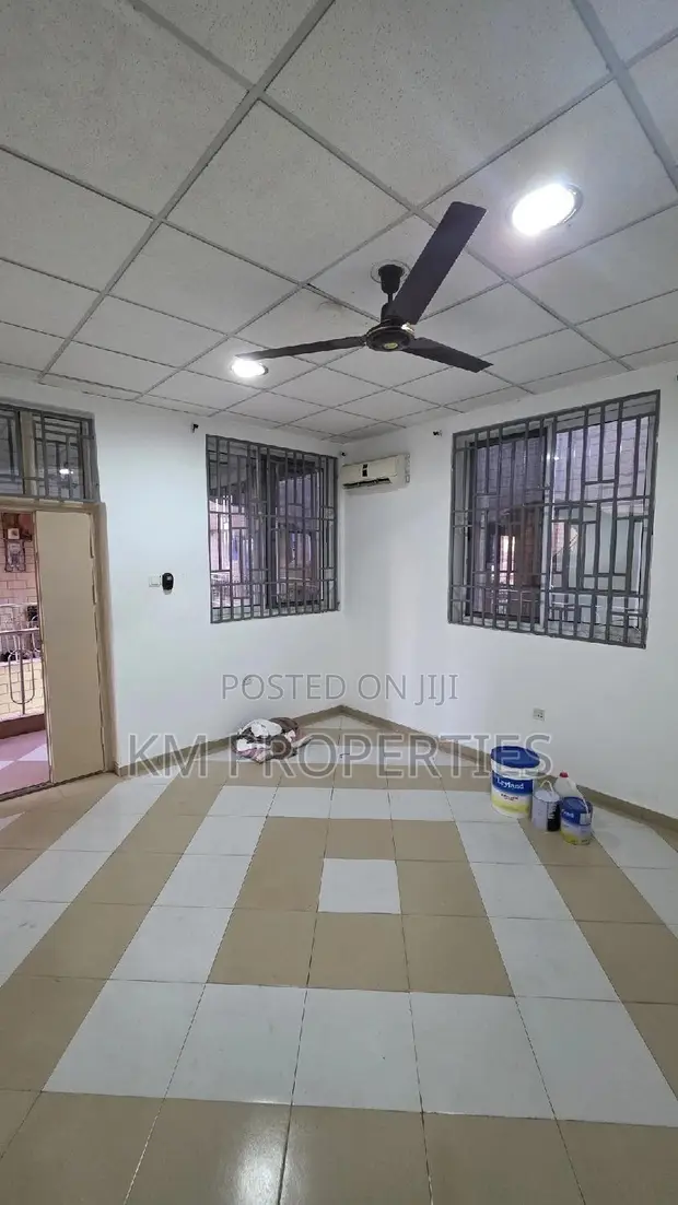 1 Bedroom Block of Flats for Rent in Madina - 1