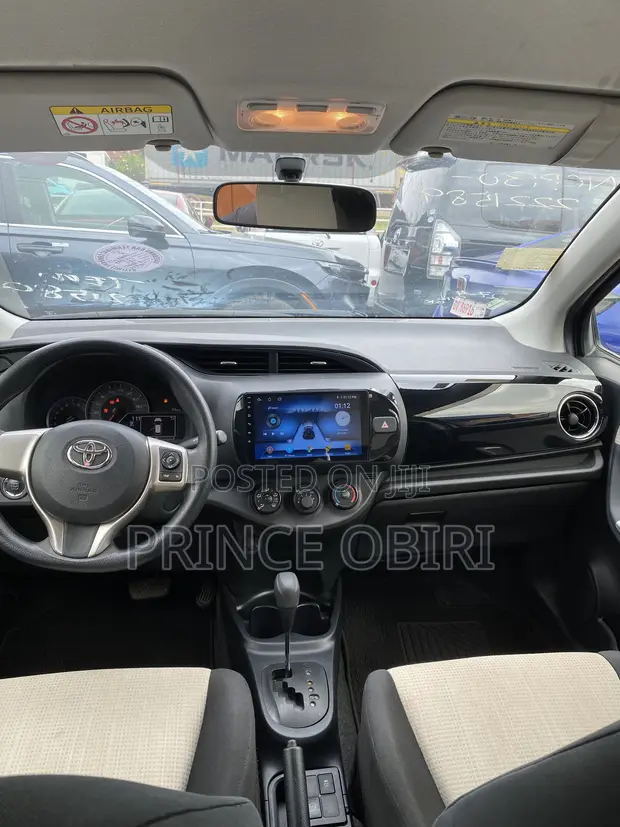 Toyota Vitz 1.3 AWD 5dr 2015 Gray - 1