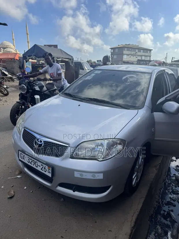 Toyota Vios 2009 Silver - 1