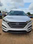 Hyundai Tucson 2018 Silver - 1