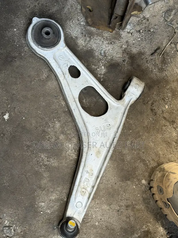 Original Home Used Lower Arm for Mitsubishi Outlander (2022-2025) - 1