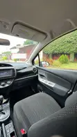 Toyota Vitz 1.5 FWD 5dr 2015 Red - 3