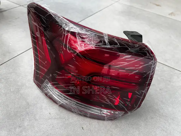 Mitsubishi Outlander Taillight (2016-2018) - 1