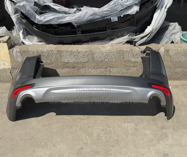 Honda CR-V Rear Bumper Complete (2017-2018) - 1