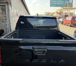 Toyota Tacoma Bucket Cover Trifold (2024-2026)