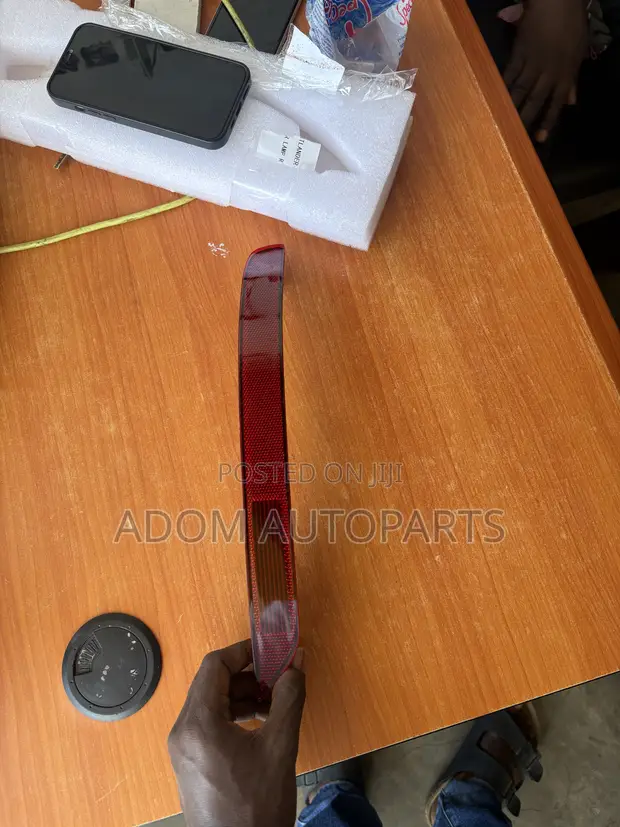 Mitsubishi Outlander Bumper Reflector Light (2022-2024) - 1