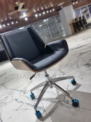 Modern Executive Desk Chair - Luxury
