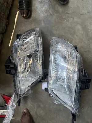 Toyota Hilux Virgo Headlight (2011-2013)