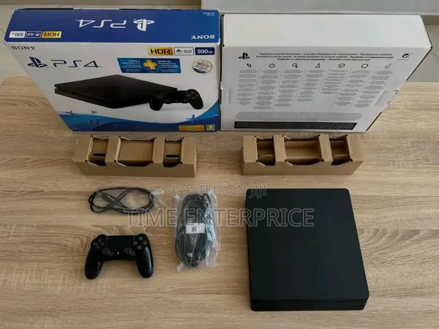 PlayStation 4 Slim 500GB - 1