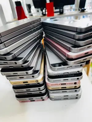 Apple iPhone SE 64GB Black