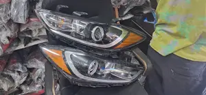 Hyundai Elantra 2017-2018 Headlight Pair