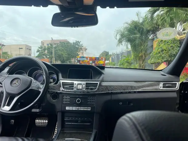 Mercedes-Benz E350 2016 Black - 1