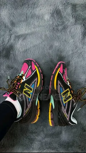 New Balance 1906R Sneakers
