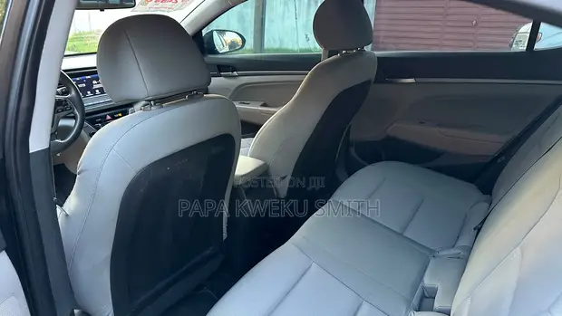 Hyundai Elantra SE 2018 Black - 1