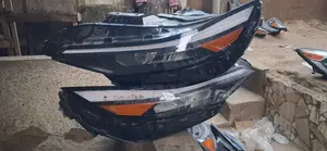 Hyundai Elantra 2024-2025 Headlight Pair (Used)