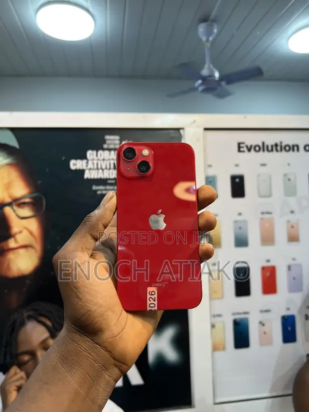 Apple iPhone 13 128GB Red - 1