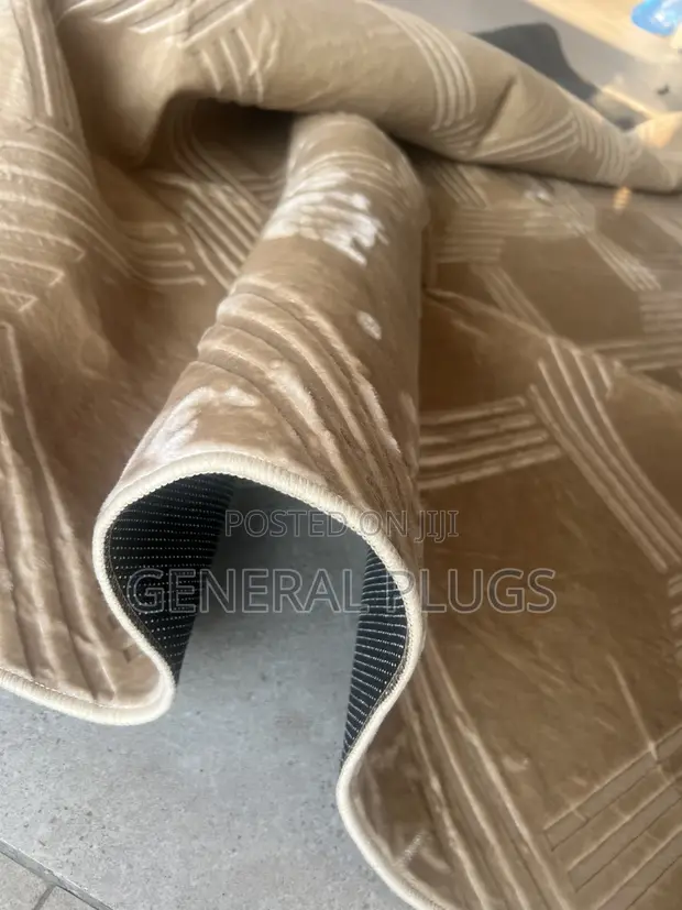 Fluffy Luxury Turkish Suede Carpet (200x300cm) - 1