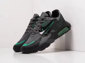 Nike Air Max Flywire Sneakers