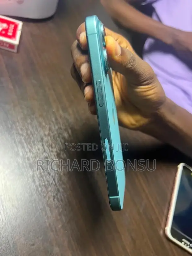 Apple iPhone 16 128GB Gray - 1