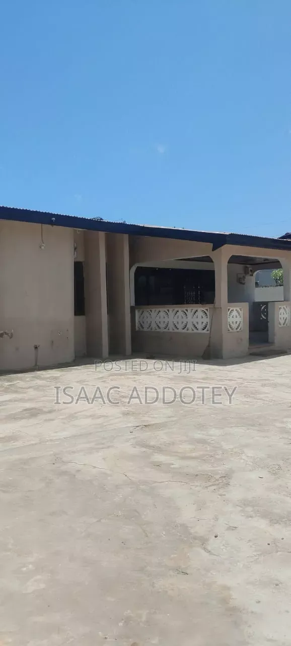 3 Bedroom Self-Compound House for Rent, Spintex 18 KFC Area - 1