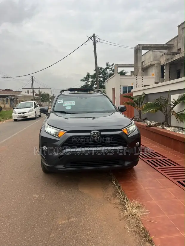 2022 Toyota RAV4 XLE Gray - 1