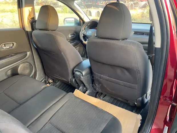 2016 Honda HR-V 4dr SUV (1.5L 4cyl CVT) Red - 1