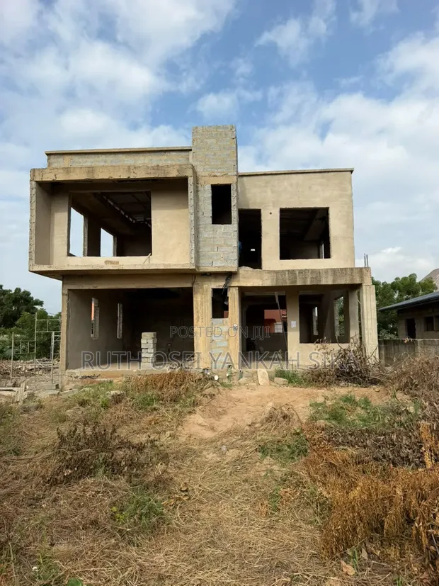 Uncompleted House for Sale - Community 25 - 1