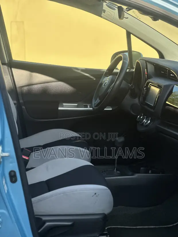 Toyota Vitz 1.3 FWD 5dr 2016 Blue - 1