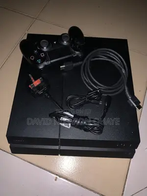 PS4 Standard with Games (Jailbroken)