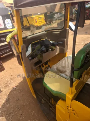 Bajaj 2025 Yellow Three-Wheeler