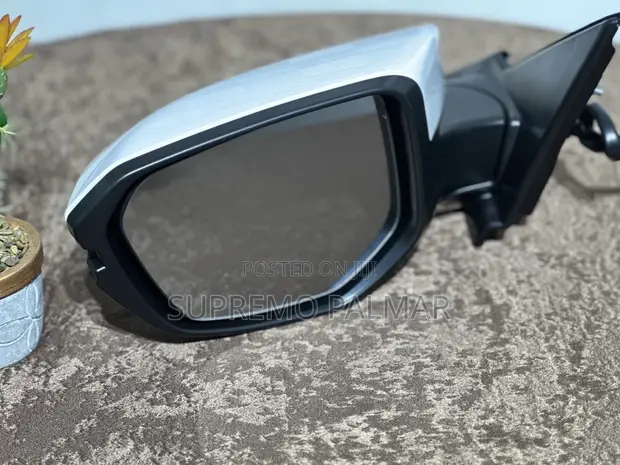 Honda Civic 2016-2021 Right Mirror with Signal Light - Pearl White - 1
