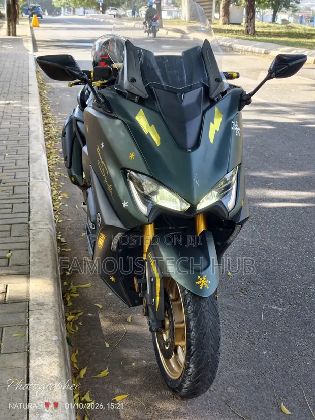 Yamaha Tmax 560cc Scooter 2021 - Green - 1