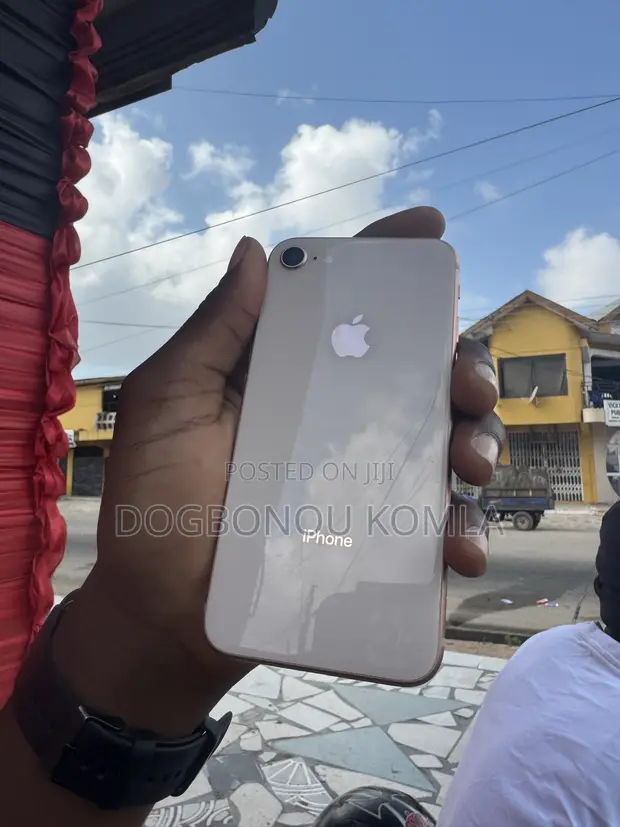 Apple iPhone 8 64GB White - 1