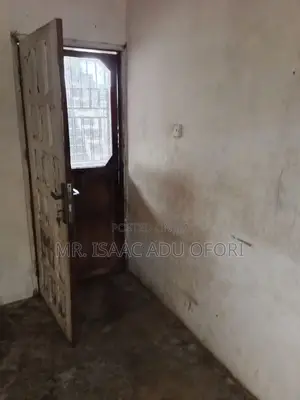 1 Bedroom Room & Parlour for Rent in Adu Ventuers, Agape