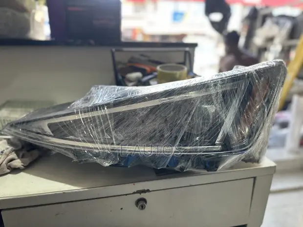 Hyundai Elantra Headlights (2018-2021) - 1