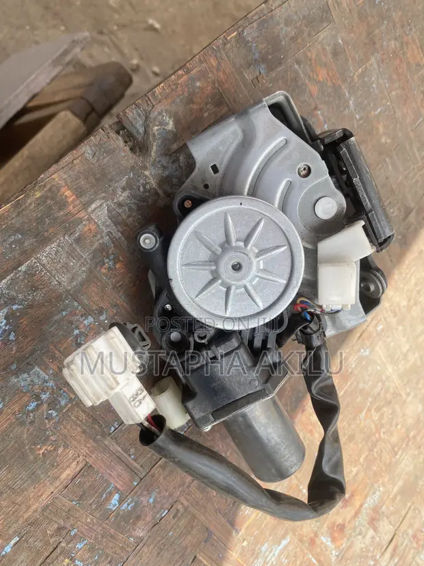 Honda CR-V Boot Lock - 1