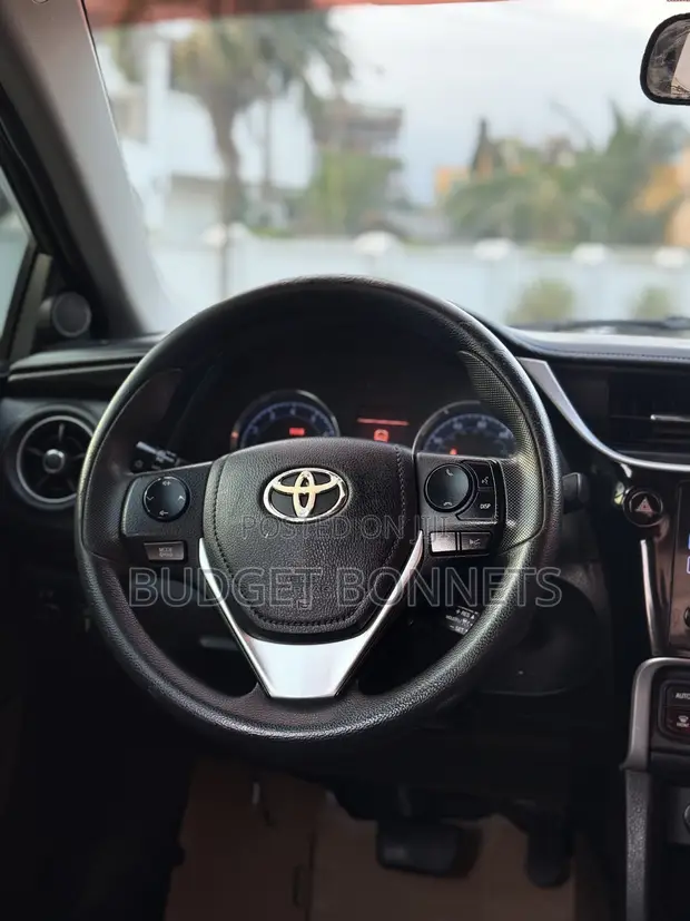 2017 Toyota Corolla LE Sedan - 1