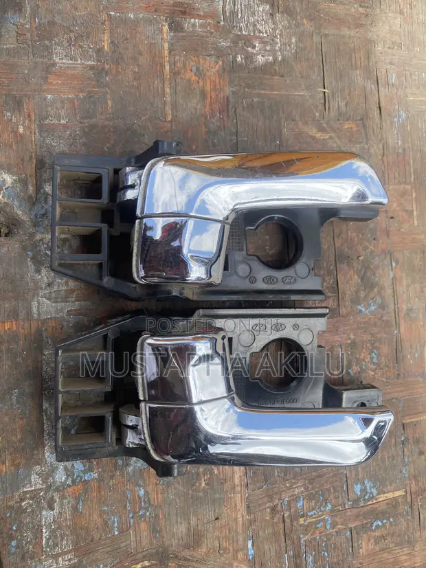 Kia Sportage Interior Door Opener (Used) - 1