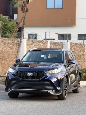 2023 Toyota Highlander XLE AWD Blue