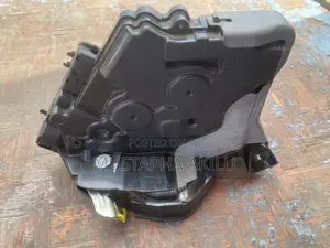 Toyota Vitz Door Lock (Used)