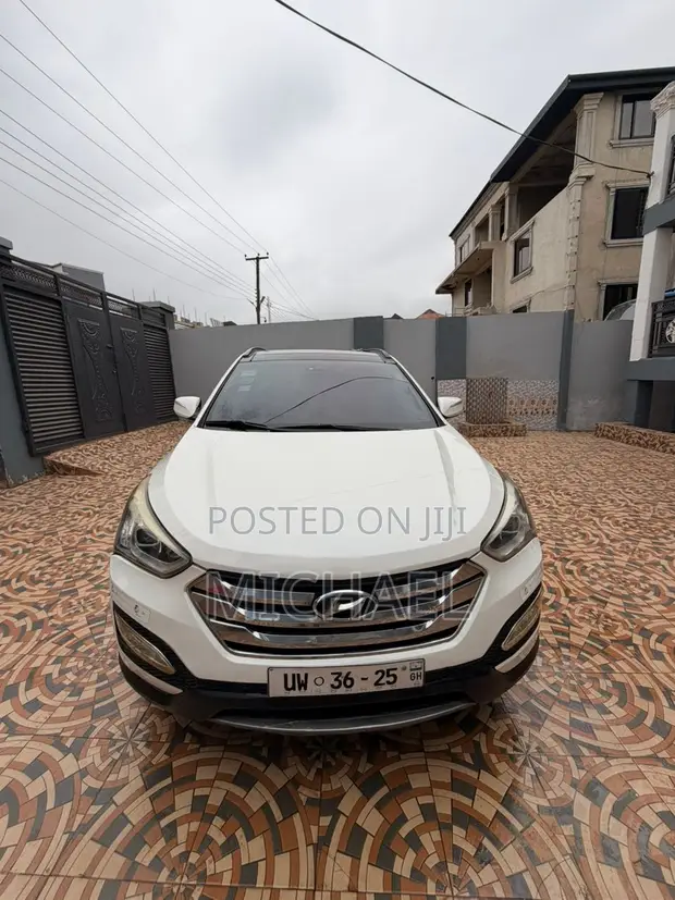 Hyundai Santa Fe 2014 White - 1