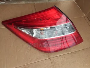 Honda Crosstour 2009-2012 Taillight Pair - Premium OEM
