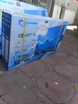 Dolphine Bay 32-inch Smart TV - 2