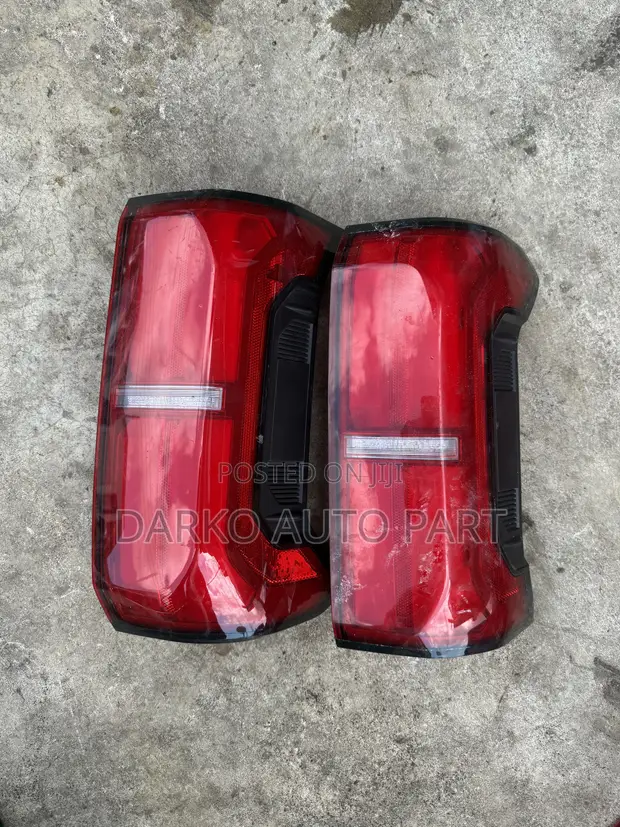 Toyota Tacoma 2022-2025 Taillight (Used) - 1