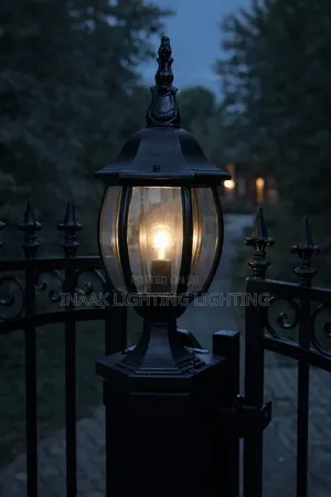 Outdoor Vintage Gate Pillar Light - Classic Lantern