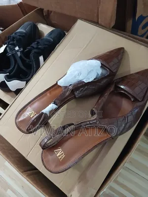 Zara Women's Brown Leather Pointed Toe Flats - Size 42