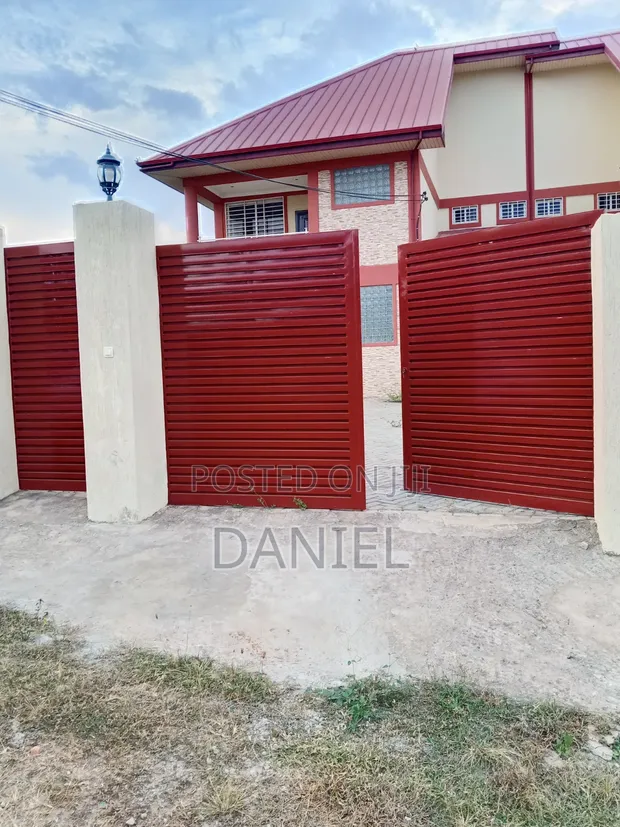 3 Bedroom House for Rent in Oyibi, Kas Valley - 1