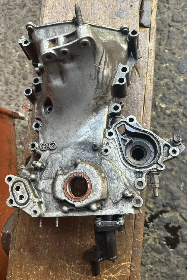 Toyota Vitz Oil Pump - 3 Plugs - 1