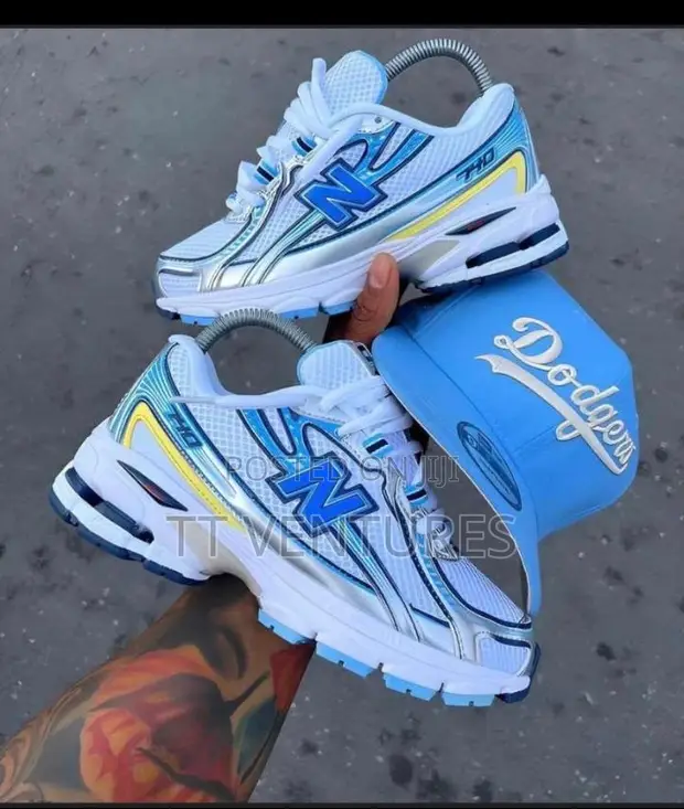 New Balance Sneakers - 1